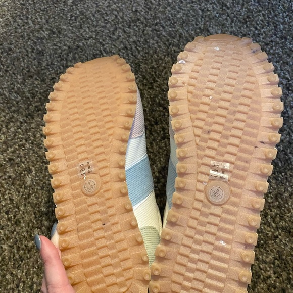 New shoes without box. - Picture 3 of 4